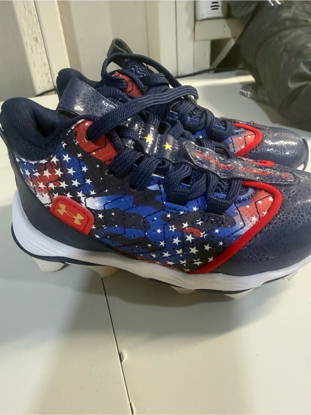 Under Armour Kids baseball cleats